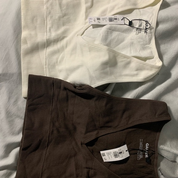 GARAGE STELLA SEAMLESS TANK - V NECK TANK RIBBED - Picture 4 of 6